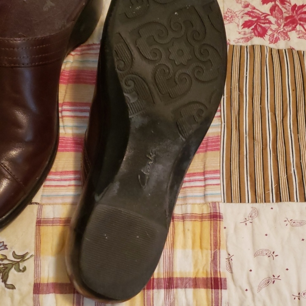 Clarks - Picture 2 of 2